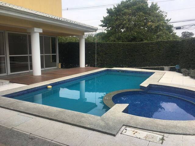 #702 - Casa em condomínio para Venda em Santana de Parnaíba - SP