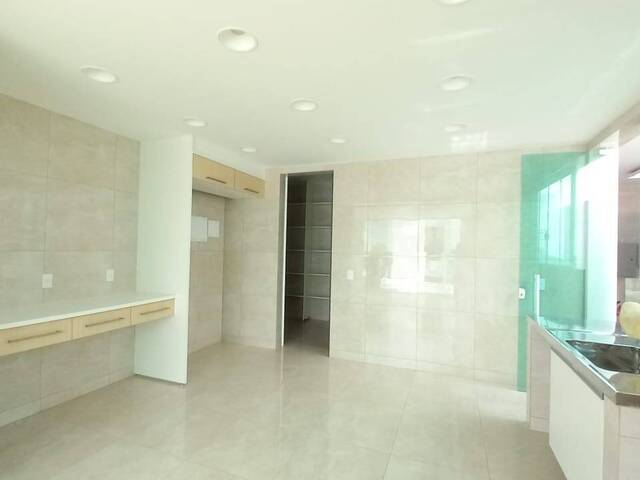 #707 - Casa em condomínio para Venda em Santana de Parnaíba - SP