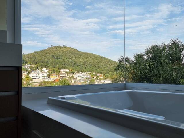 Mansão para Venda em Santana de Parnaíba - 4