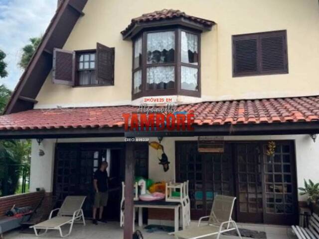 #862 - Casa de Esquina em Alphaville a Venda para Venda em Santana de Parnaíba - SP