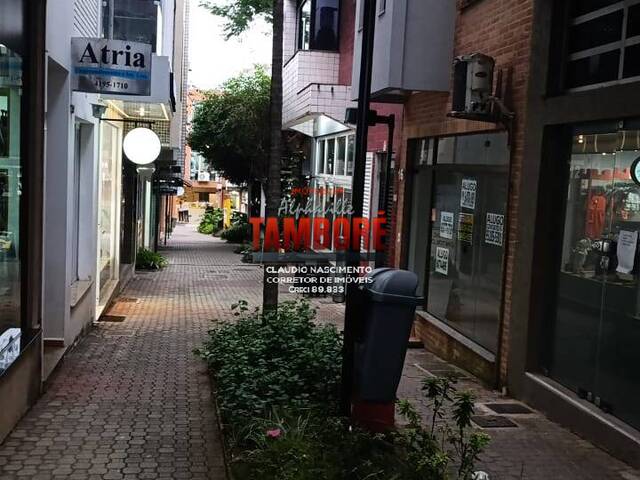 Locação em Condomínio Centro Comercial Alphaville - Barueri
