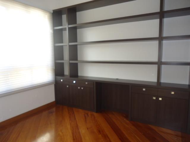 #T3-21 - Casa para Venda em Alphaville - SP - 2
