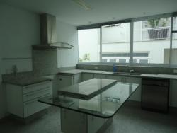 Casa para Venda em Alphaville - 2